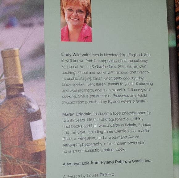 Eating Outdoors by Lindy Wildsmith - Picture 3 of 10